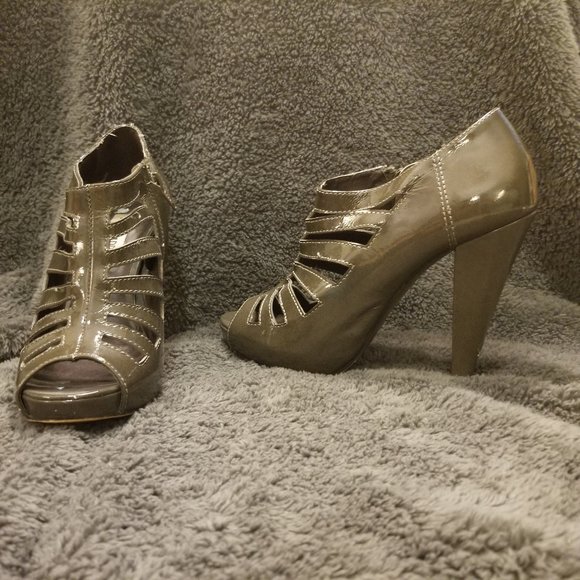 Cute heels by Steve Madden - Picture 1 of 6